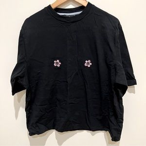 🌸Flower embroidered crop tshirt🌸